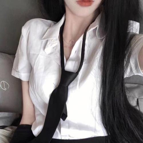 带剑的小孩